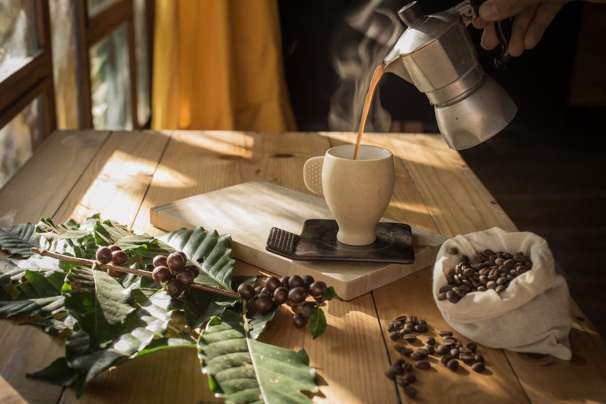 Come preparare il caffè con la caffettiera moka