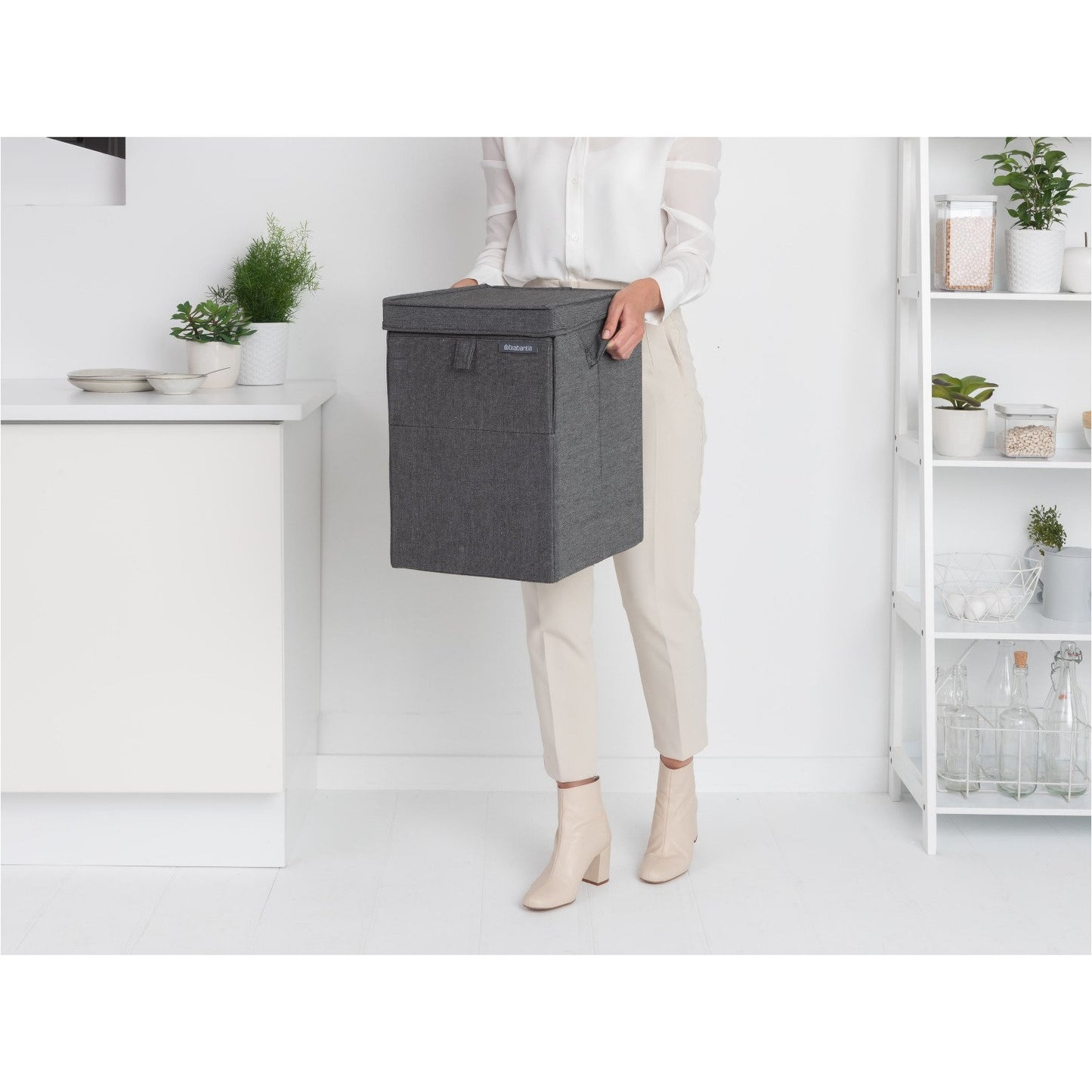 Box Biancheria 35L Pepper Black Brabantia  esempio utilizzo